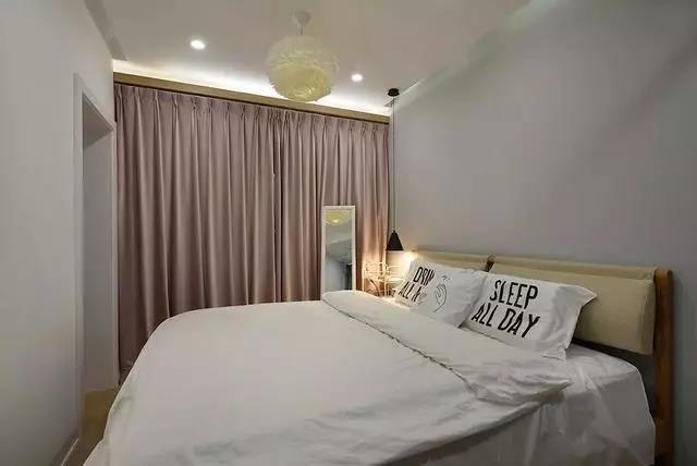 她坚持买下48㎡顶楼老房,改造后一室变三室,选择太明智了!