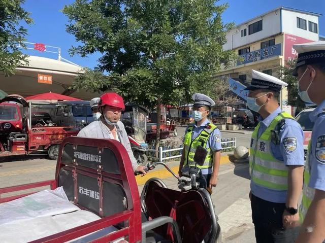 查处93辆拖移2辆,咸阳长武交警集中整治城区违停