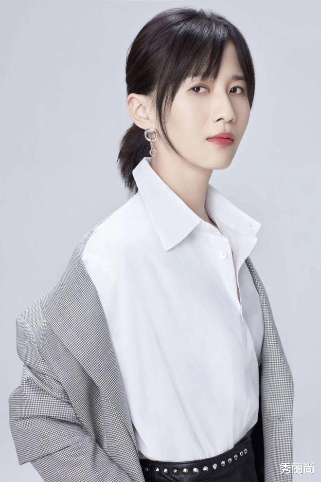 顶流网红papi酱“人设崩塌”：人前风光的背后，都隐瞒了什么？