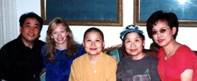 李娜|歌手李娜：不顾母亲流泪劝阻，34岁削发为尼，如今怎样了？