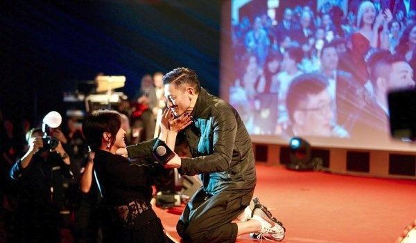 向华强|向华强70大寿众星云集:12位影帝齐聚,3位实力派影帝缺席!