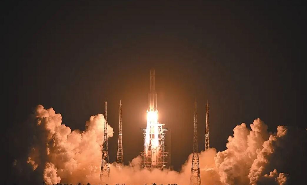 中美竞争到外太空!只因一大优势,中国争取先于美国取回火星土壤