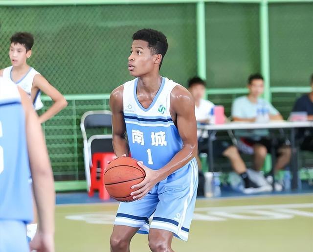 广东男篮|恭喜宏远！恭喜杜锋！又一天才混血横空出世，16岁天赋不输张镇麟