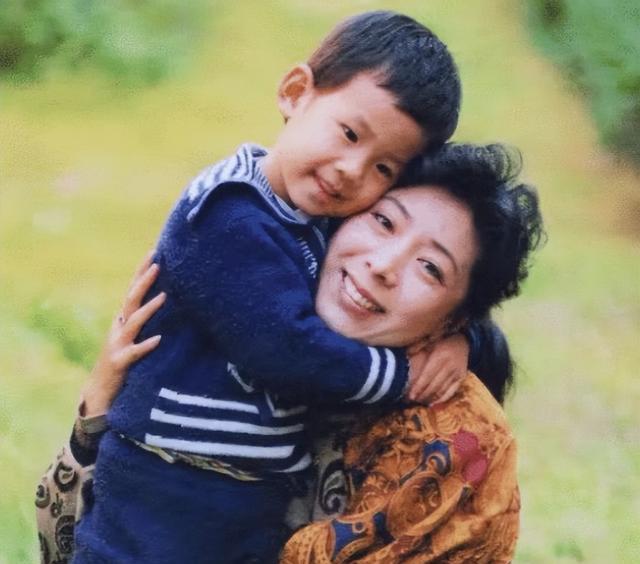 关牧村|关牧村带着儿子改嫁，前夫王星军孤身一人，什么造成这么大反差？