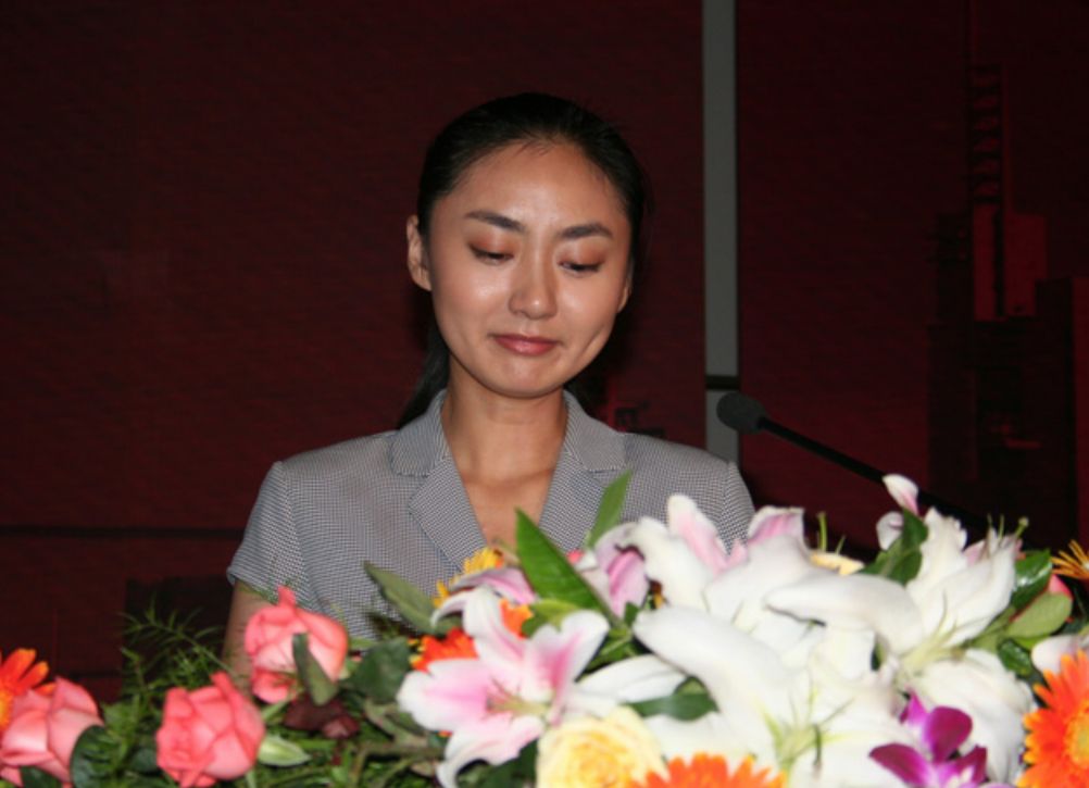 丛飞:患癌去世6年后,妻子被意外砸死,16年过去,女儿怎样了?
