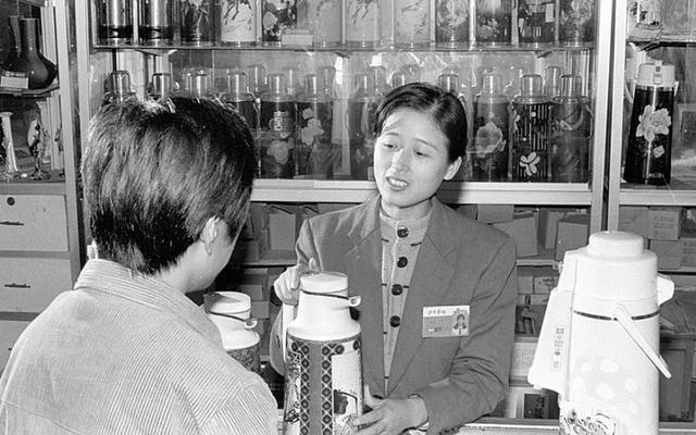 售货员|三四十年前的七大“金饭碗”职业,你现在还羡慕吗?