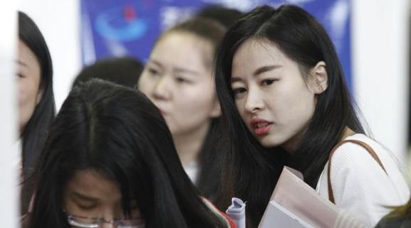 |教育局招聘251名教师,提供事业编制,专科学历即可报名!