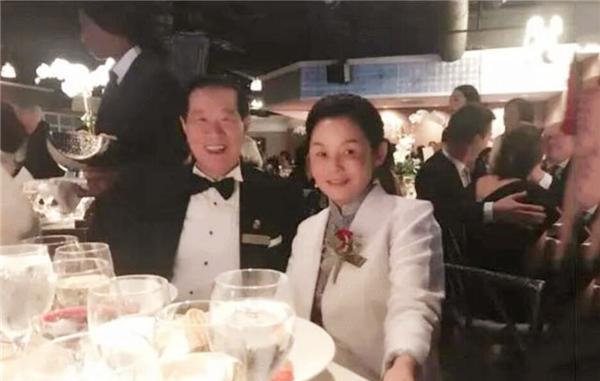 黄昏恋|李昌钰的黄昏恋：81岁娶小18岁妻子，女粉丝用一年陪伴转正成妻子