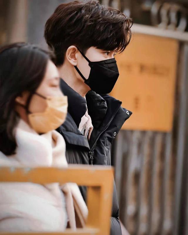 春晚|任嘉伦现身春晚彩排,国超就是这么秀!