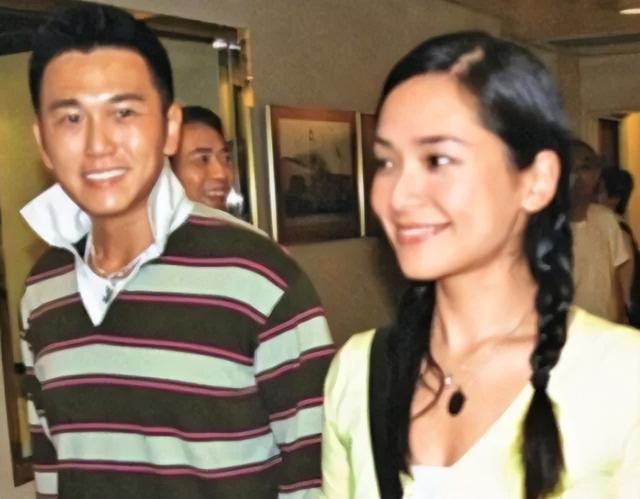 温兆伦|58岁港圈不老男神争议大！三度结婚娶小20岁内地娇妻