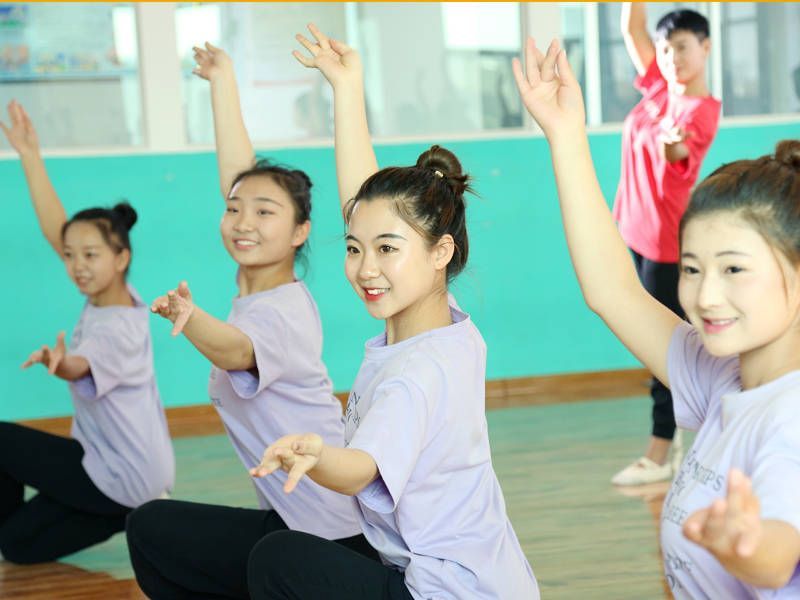 幼师|男生心动的“女友职业”排名，幼师为何不受欢迎，榜首备受瞩目