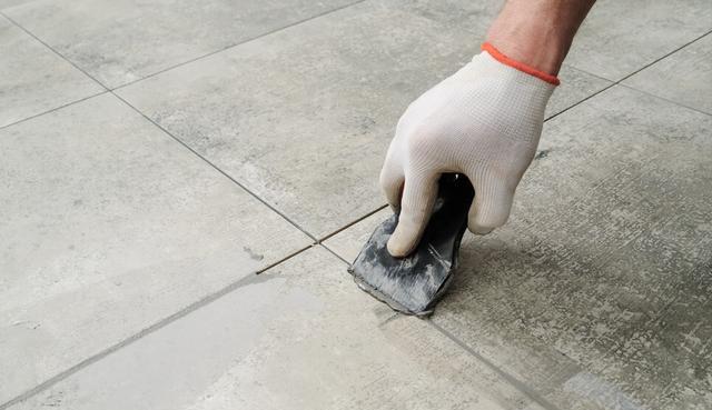 瓷砖铺贴以后,缝隙怎么处理?填缝怎么做?