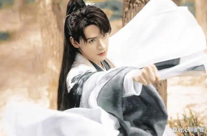 杨幂|杨幂新剧刚官宣阵容，就因番位争议上热搜