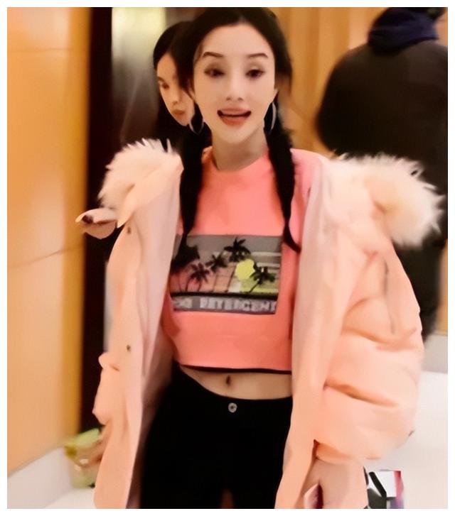 关晓彤|16岁拿影后，如今却被评为“最讨厌女星”第一位，她做错了什么