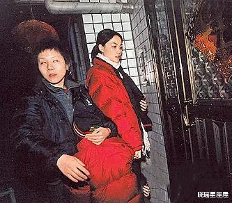 王菲|王菲的格局真大：把两位前婆婆当成亲妈，还帮助情敌女儿出道