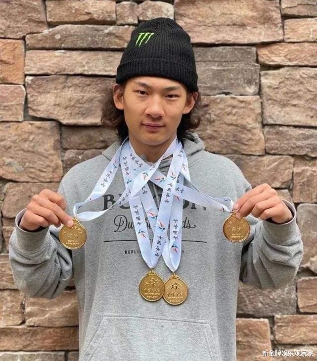 谷爱凌|苏翊鸣18岁生日后，首谈与谷爱凌关系：用三种身份定义对方