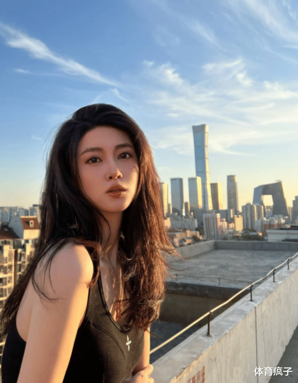 钟鹿纯|刘晓宇前任钟鹿纯晒日常！多位男性好友出现，网友嘲讽私生活不检点