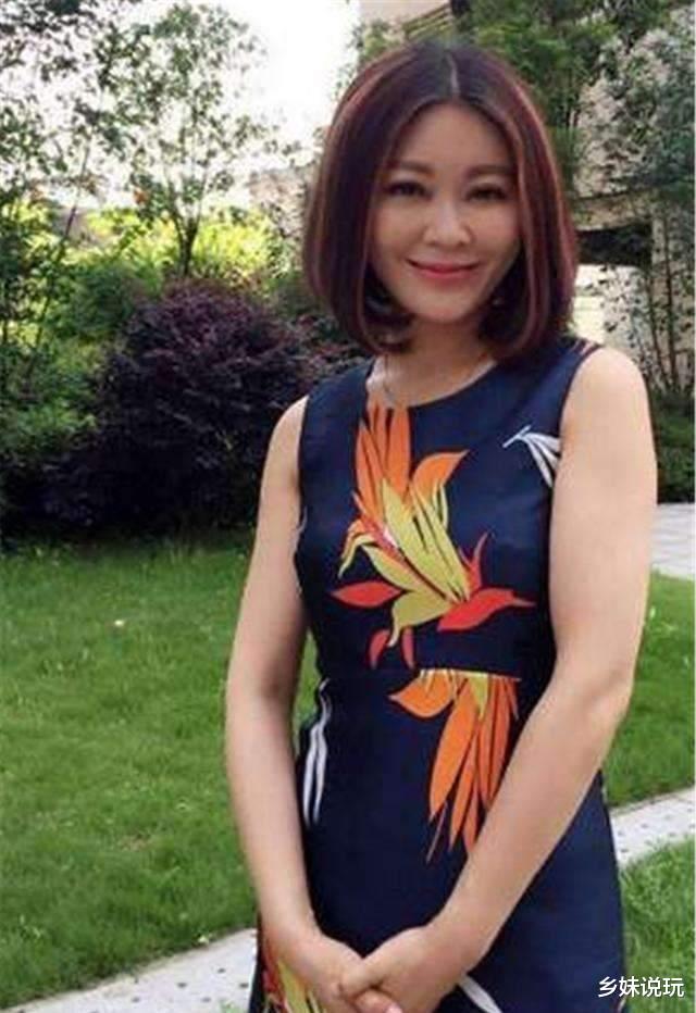 主持人|央视主持人坚持十年丁克，妻子意外怀孕生女后，秒变“女儿奴”