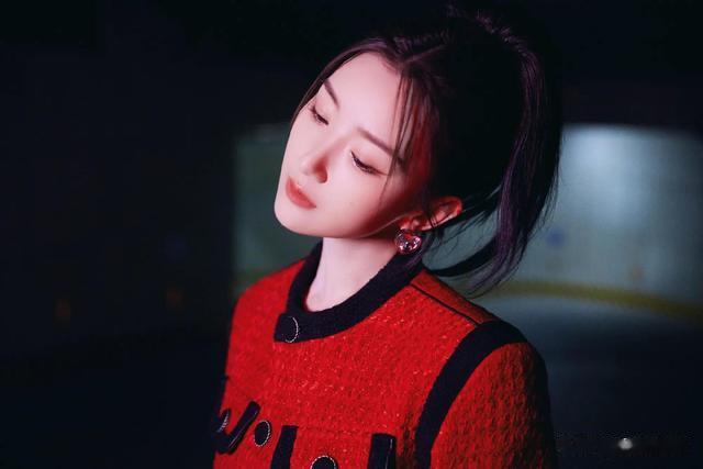 毛晓彤|毛晓彤高马尾甜酷写真,可盐可甜美人儿