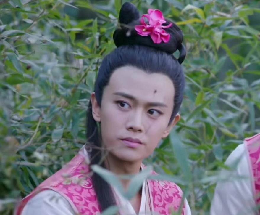 成毅|成毅女装造型好惊艳！侯明昊雌雄莫辨，任嘉伦反差大