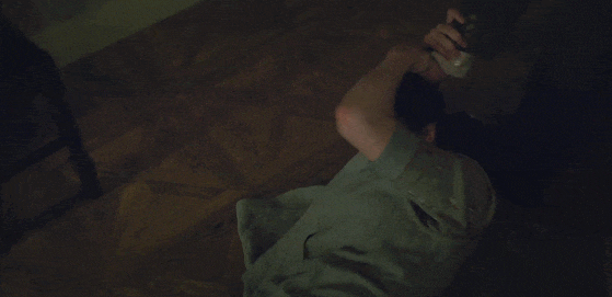 苏拉|悄悄播出的成人向,女主惨死14次,以为又是循环?小看她了!