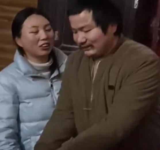 |转行了？牛爱芳断更24天后现状，白白胖胖没胡子，门前堆满纸壳子