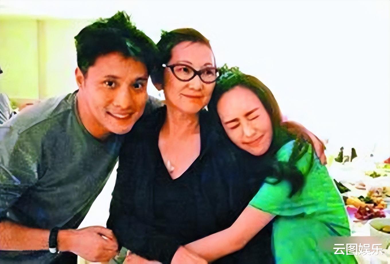 林子祥|林子祥儿子晒家庭照，为妈妈庆祝母亲节，把叶倩文当朋友直呼其名