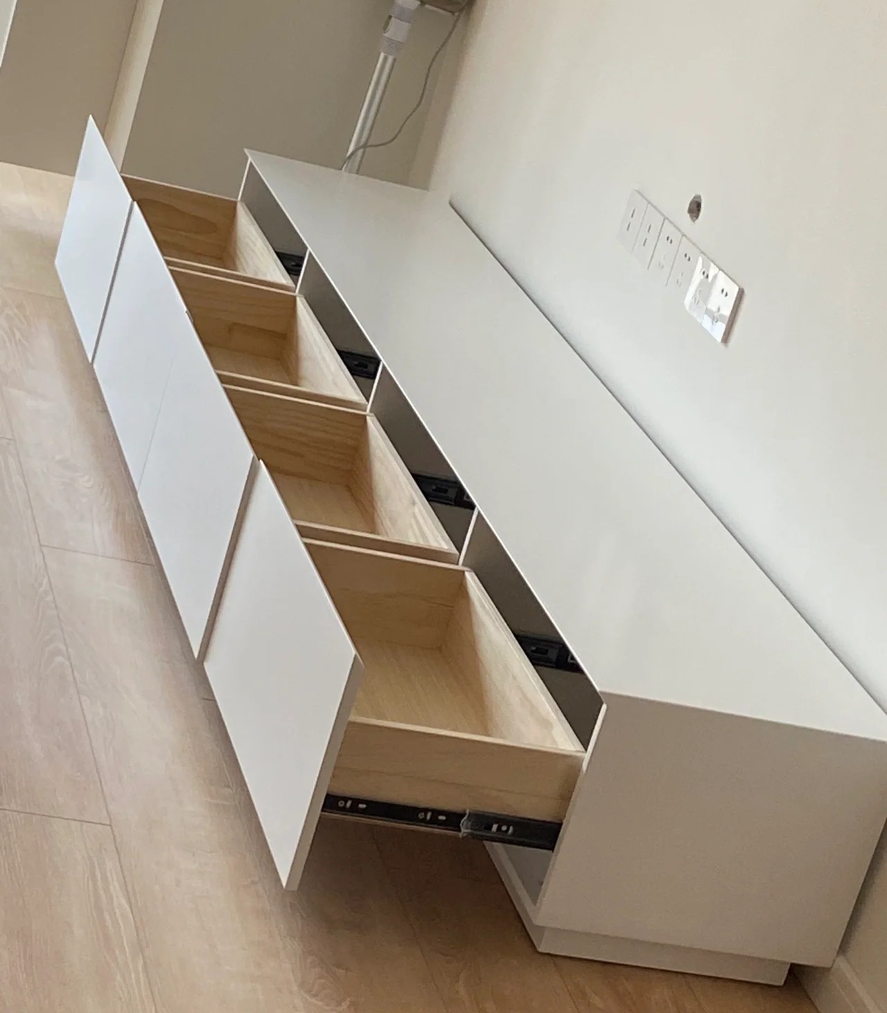 装了3套房子才发现,客厅坚持这“6不装”,反而更实用