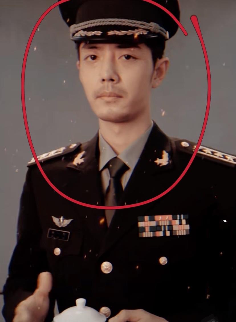 肖战|肖战也玩“变装”视频！一秒化身成老男人，妆容真实眼神亮了