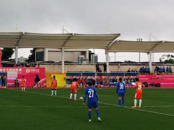 |女超焦点战，武汉2：0领先上海，比赛还在继续