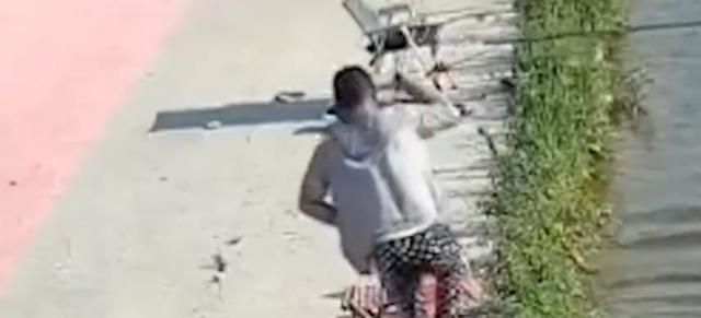 腹股沟疝|盘黑坑鱼竿拉跑,男子穿着衣服下水捞起26斤大鱼,钥匙和鞋又丢了