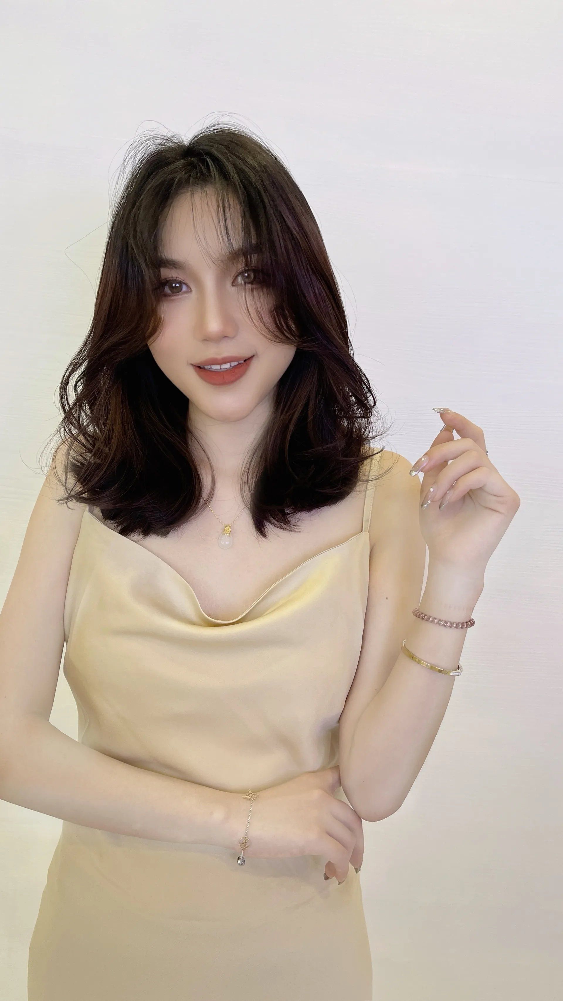 发型 爱美女士都在剪的发型，优雅时尚还显瘦，超级有魅力