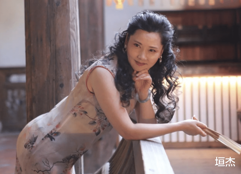 谢楠|9位情史干净的内地女星,把生活过成偶像剧,有人与初恋相守47年