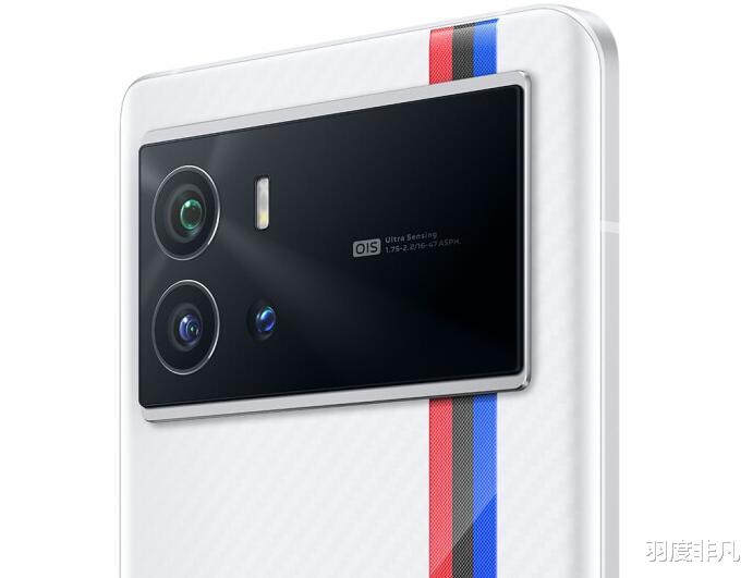 小米科技|5款驍龍8旗艦后蓋對比，小米12系列：全靠友商襯托