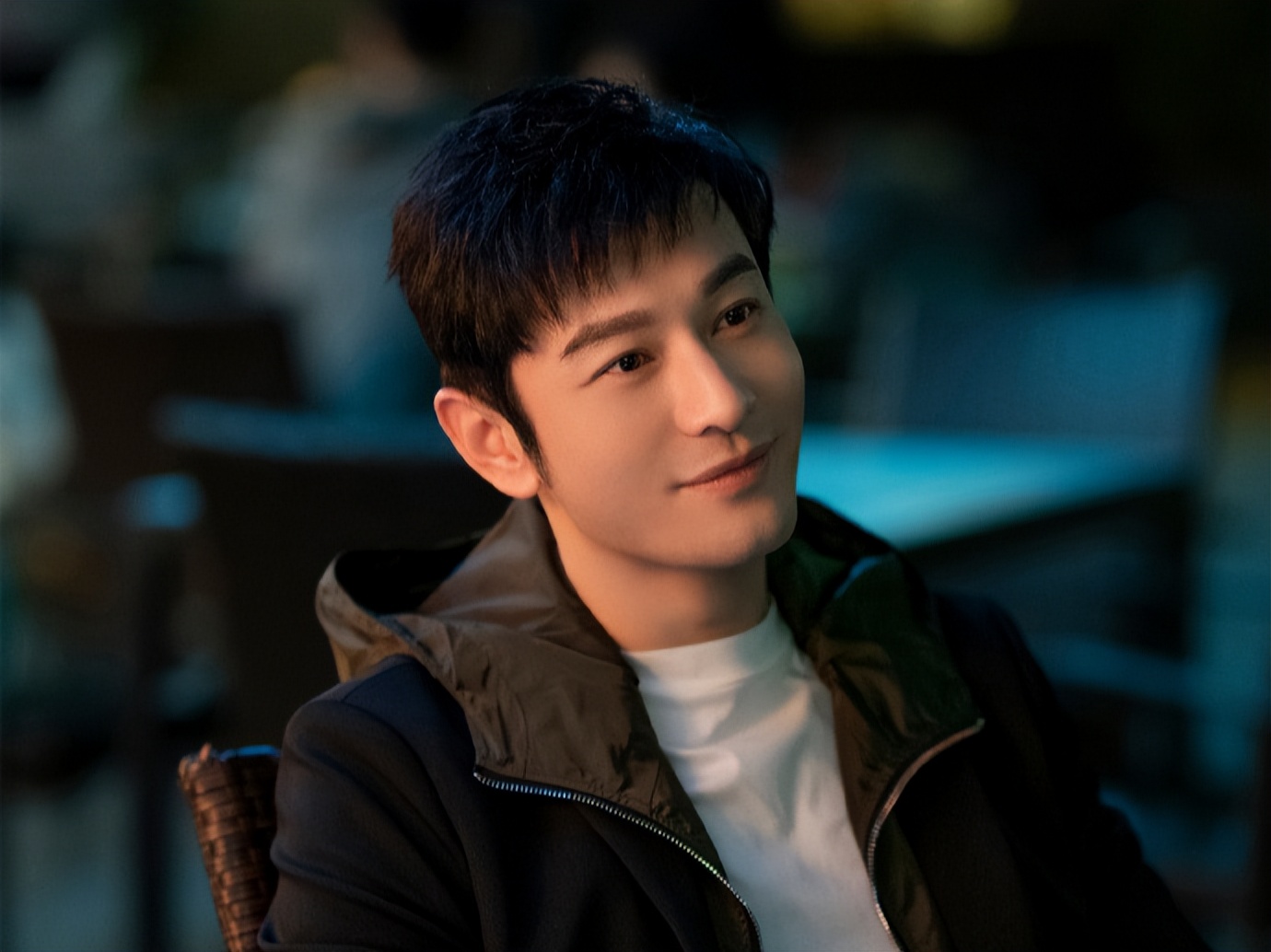 魔兽世界|《玫瑰之战》中的穿搭有多豪，15万的包，10万的项链，9万9的手表