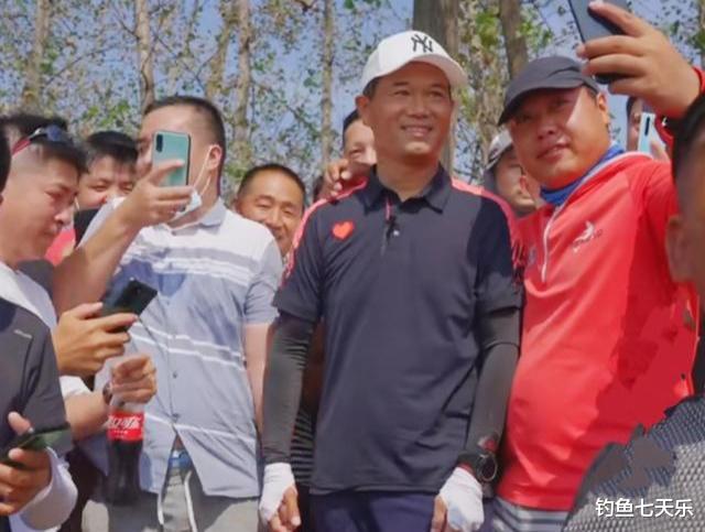 |邓老师没邀请我!前徒弟自曝想参加“钓技大舞台”,邓刚暂无回应