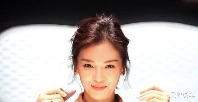 刘涛|3年帮刘涛还清5亿的贵人,原来是熟悉的她,连赵本山也不敢惹