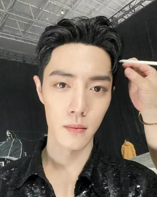 肖战|再回首！肖战演唱《红梅赞》获得知名老艺术家赏识？