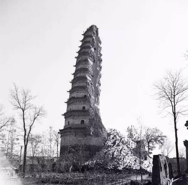 秘色瓷|千峰叠翠色,明月漾春水——唐法门寺出土秘色八棱净瓶