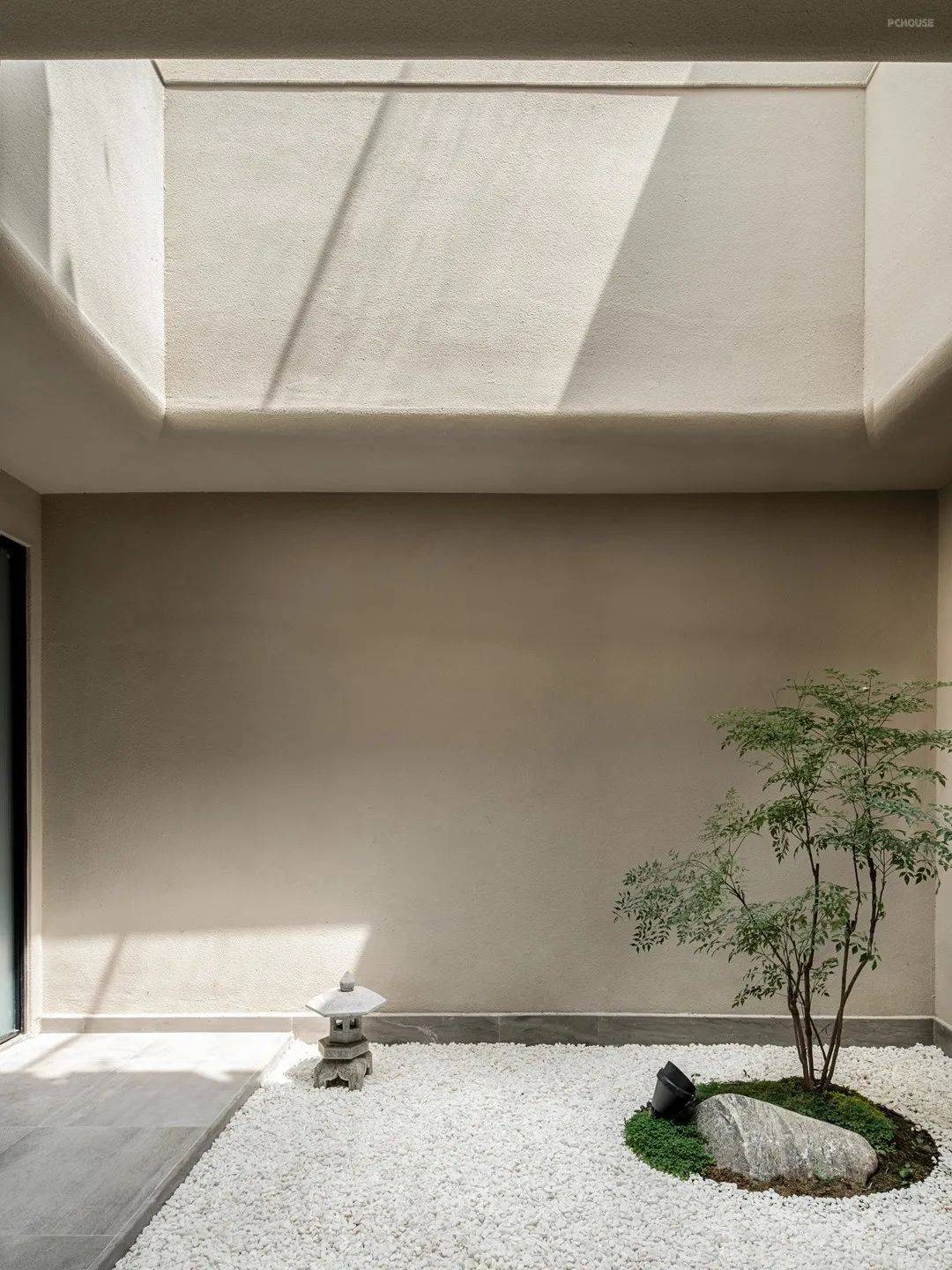 新中式与现代轻奢的完美结合,320㎡私家绿林绝美景观