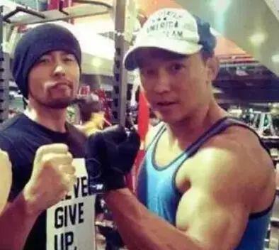 刘畊宏|为何周杰伦捧刘畊宏这么久现在才火？有这减脂操为何周杰伦还变胖