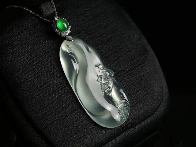 |玻璃种翡翠的替身水沫子？行家教你如何区分玻璃种翡翠和水沫子！