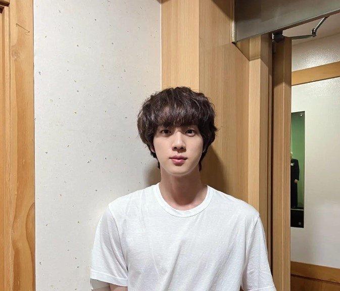 肖战|外网票选2022亚洲美男TOP10!王一博第七,肖战第三,冠军是他