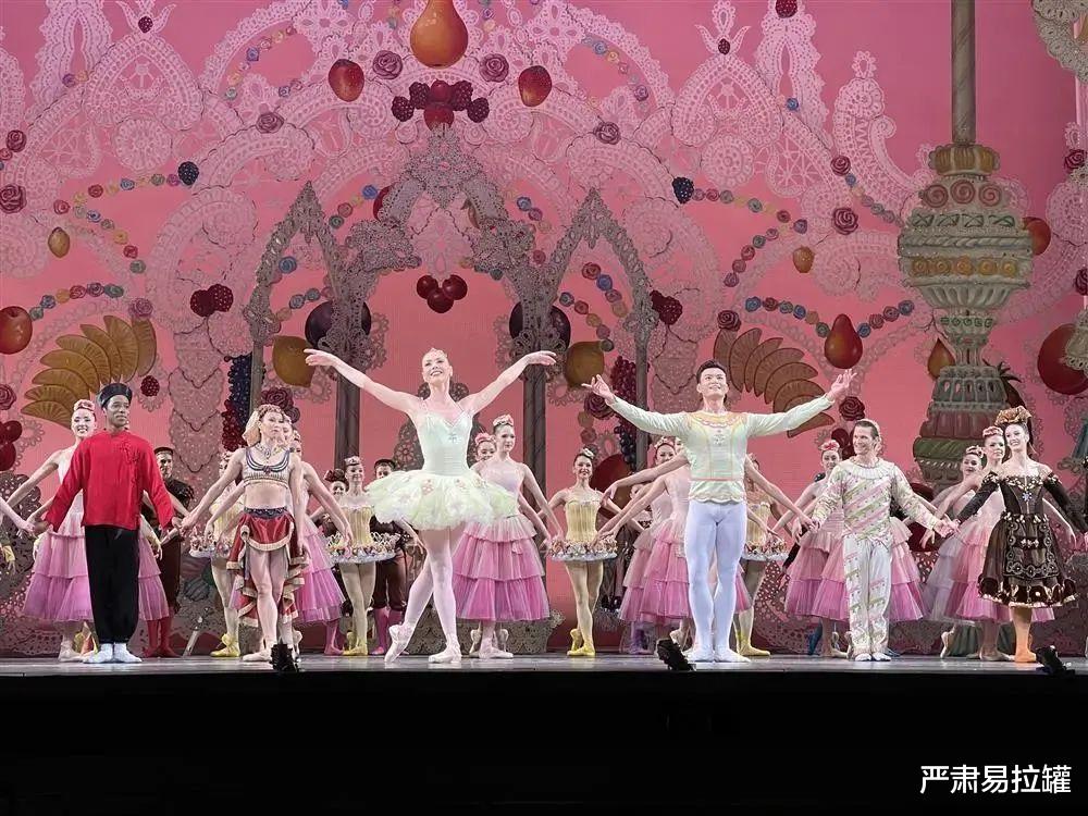 宋茜|第一位！中国芭蕾王子诞生，八块腹肌刷爆全网：谁说中国人当不上首席？