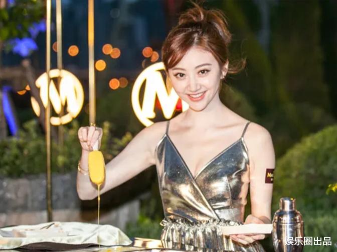 景甜|景甜制作冰棒的照片火了,被指经验很丰富,网友:一看就是老手