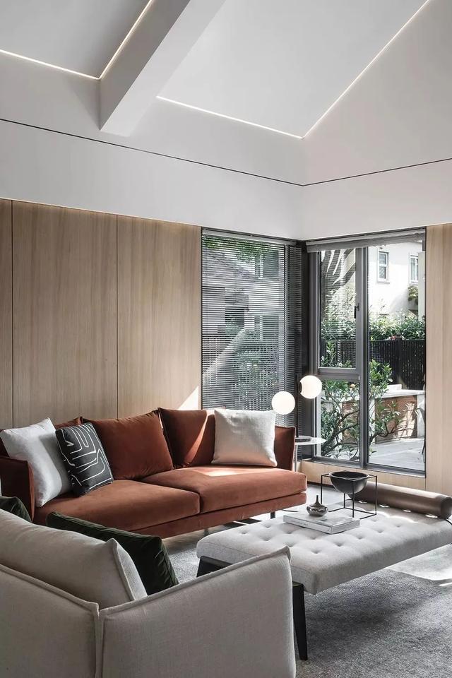 300㎡现代极简,黑白配+木饰面,满屋时尚自然的体验