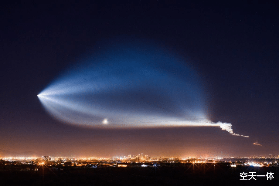 我国也有民营航天,2025年发射旅游飞船,蓝色起源和SpaceX合体?