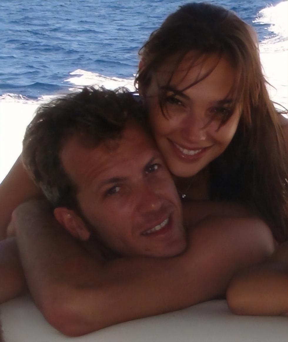 神奇女侠|“神奇女侠”盖尔加朵:10亿少男的梦想,却被骂是毫无演技的花瓶