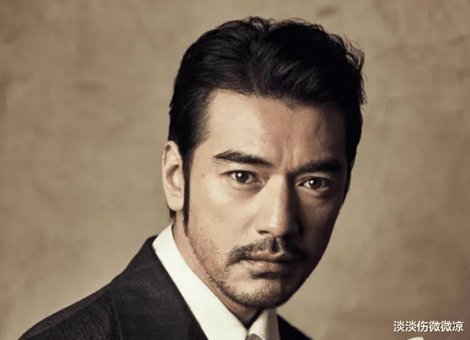 金城武|49岁的金城武拍杂志封面，没有化妆没有精修，还原真实的自己