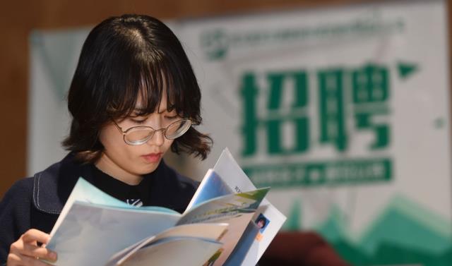 应届生|两大行业陷入“断代难题”，企业高薪诚聘也无人理会，这是咋了？